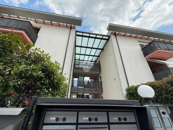 appartamento in vendita ad Arosio