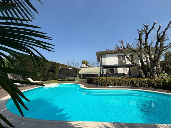 casa indipendente in vendita ad Arosio