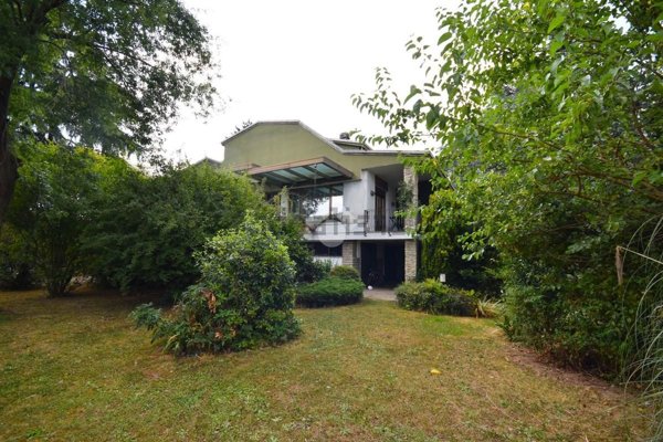 casa indipendente in vendita ad Arosio