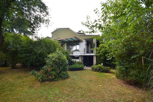 casa indipendente in vendita ad Arosio