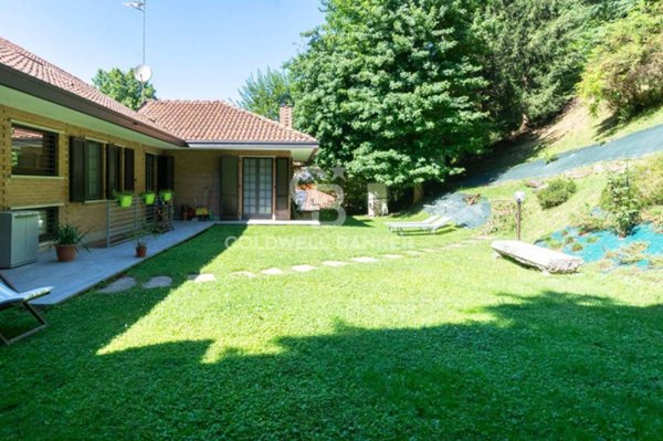 casa indipendente in vendita ad Arosio