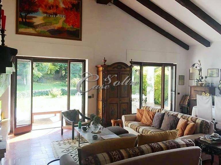 casa indipendente in vendita ad Arosio