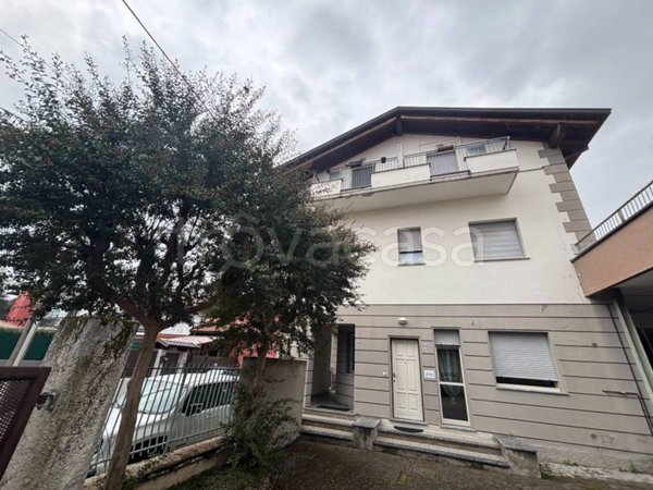 appartamento in vendita ad Arosio