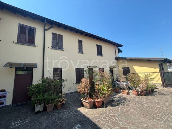 appartamento in vendita ad Arosio