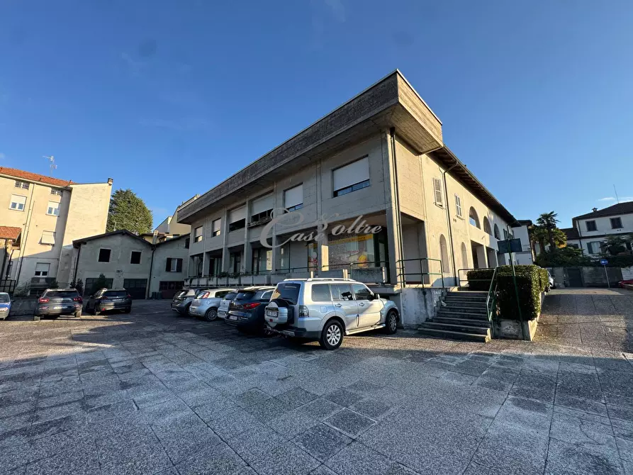 ufficio in vendita ad Arosio