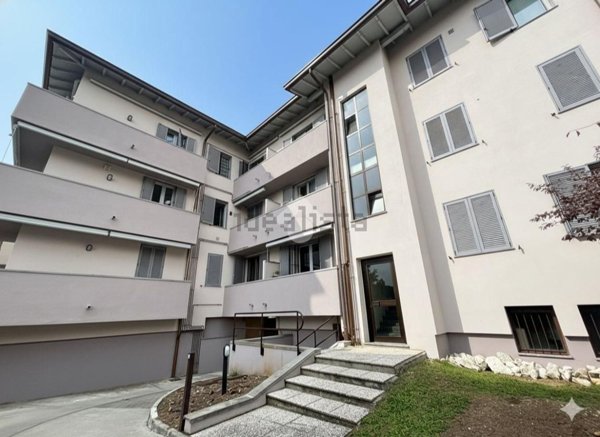 appartamento in vendita ad Arosio