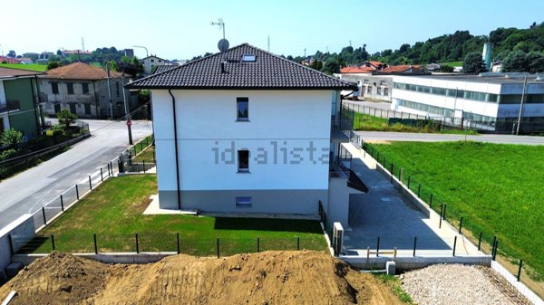 appartamento in vendita ad Arosio