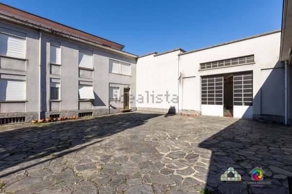 locale di sgombero in vendita ad Arosio