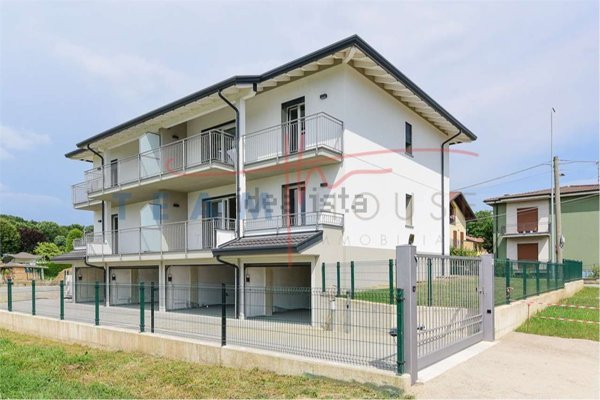 appartamento in vendita ad Arosio