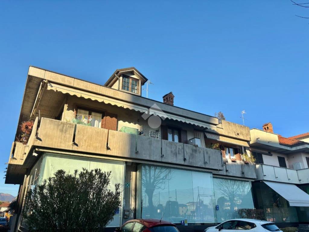 appartamento in vendita ad Arosio