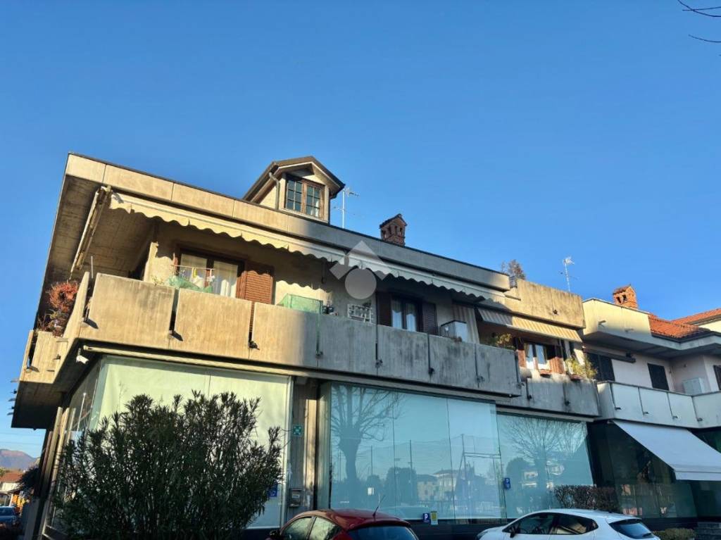 appartamento in vendita ad Arosio