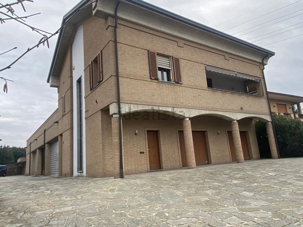 capannone in vendita ad Arosio