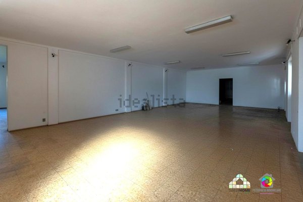 locale di sgombero in vendita ad Arosio