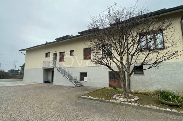 appartamento in vendita ad Arosio