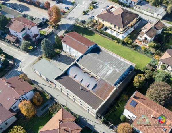 locale commerciale in vendita ad Arosio