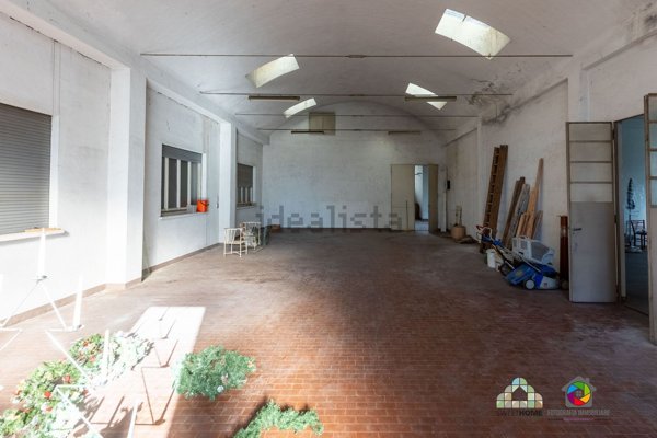 locale di sgombero in vendita ad Arosio