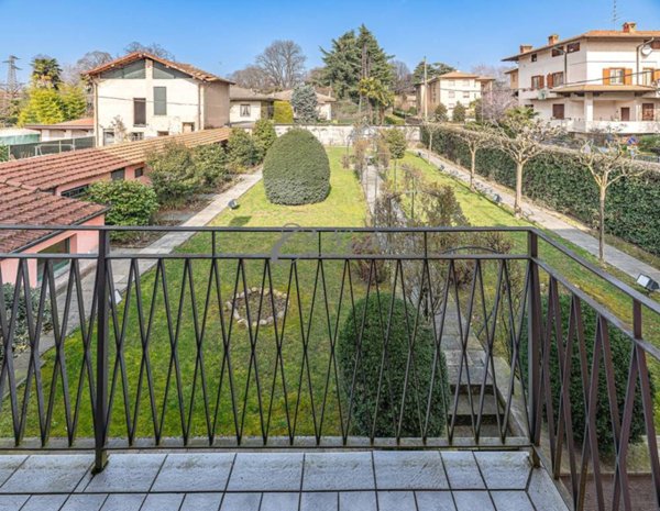 appartamento in vendita ad Arosio