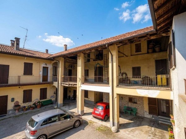 appartamento in vendita ad Arosio