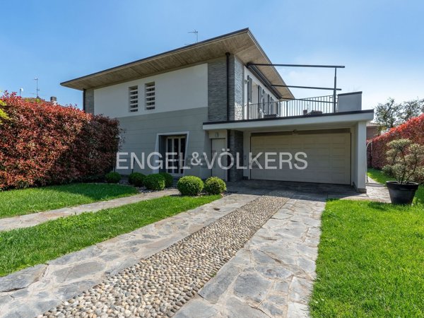 casa indipendente in vendita ad Arosio