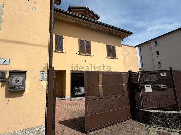 appartamento in vendita ad Arosio