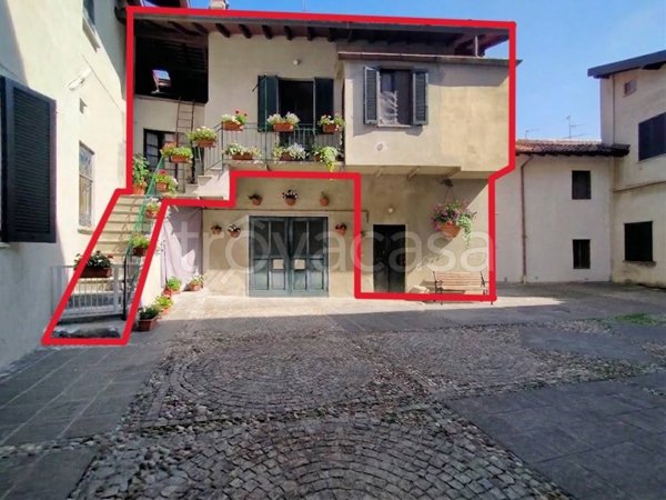 appartamento in vendita ad Arosio