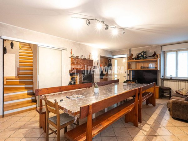 casa indipendente in vendita ad Arosio