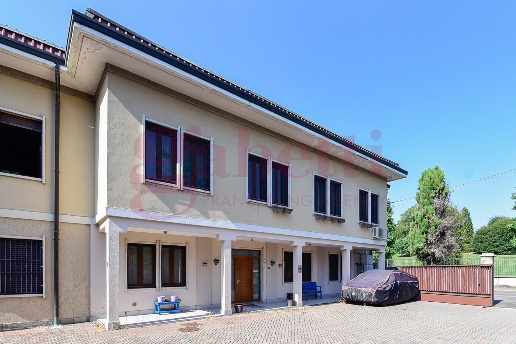 casa indipendente in vendita ad Arosio