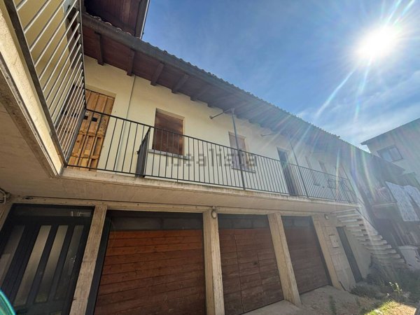 casa indipendente in vendita ad Arosio