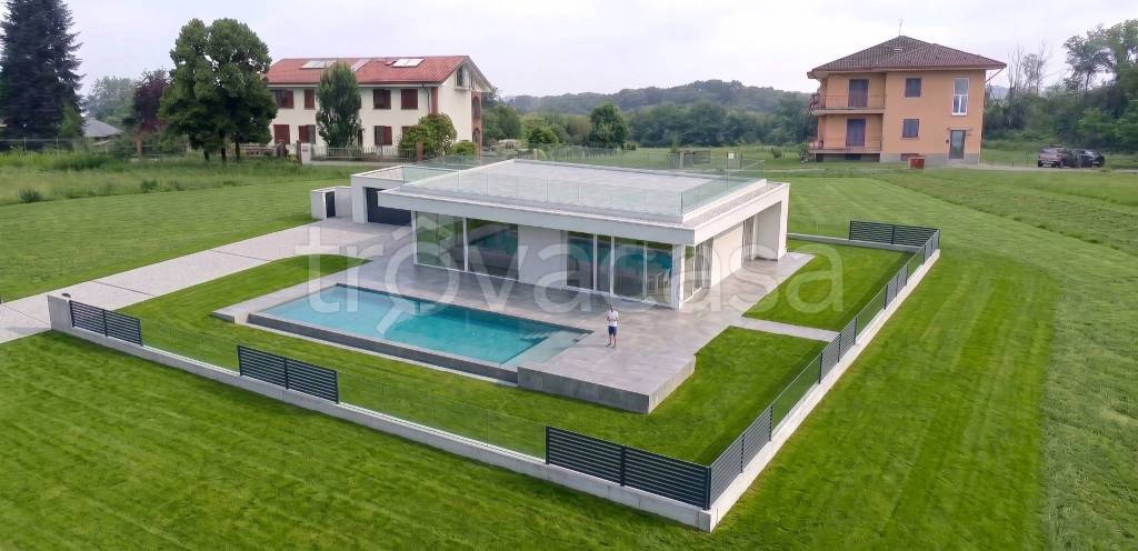casa indipendente in vendita ad Arosio