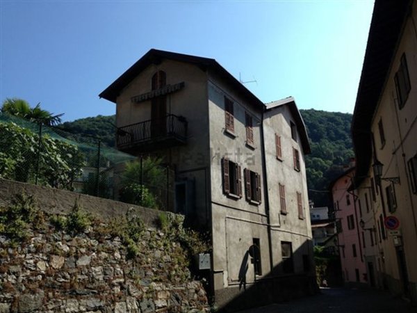appartamento in vendita ad Asso