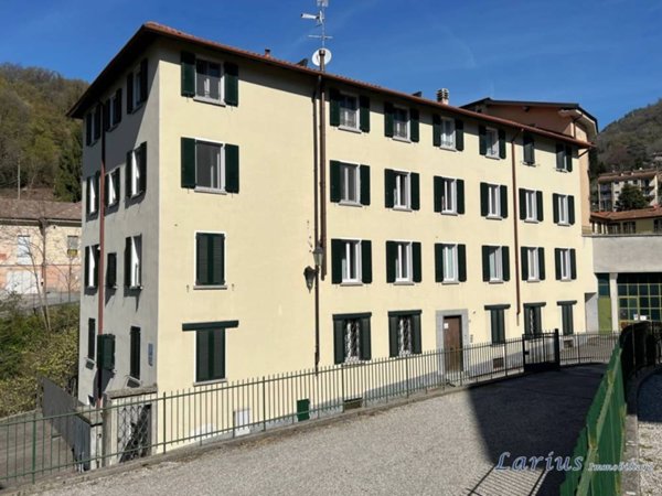 appartamento in vendita ad Asso