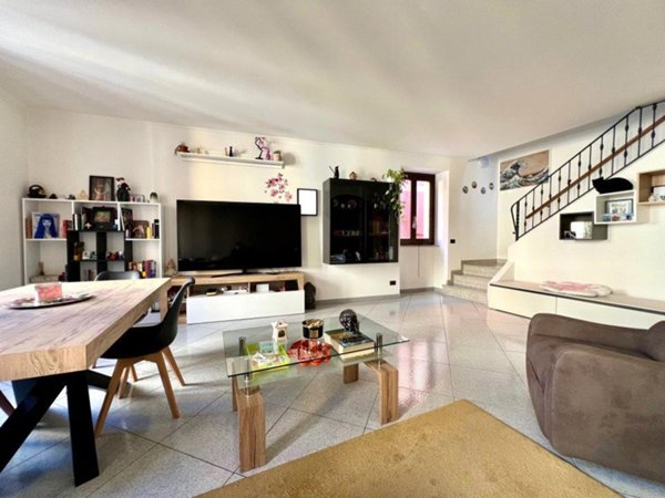 appartamento in vendita ad Asso