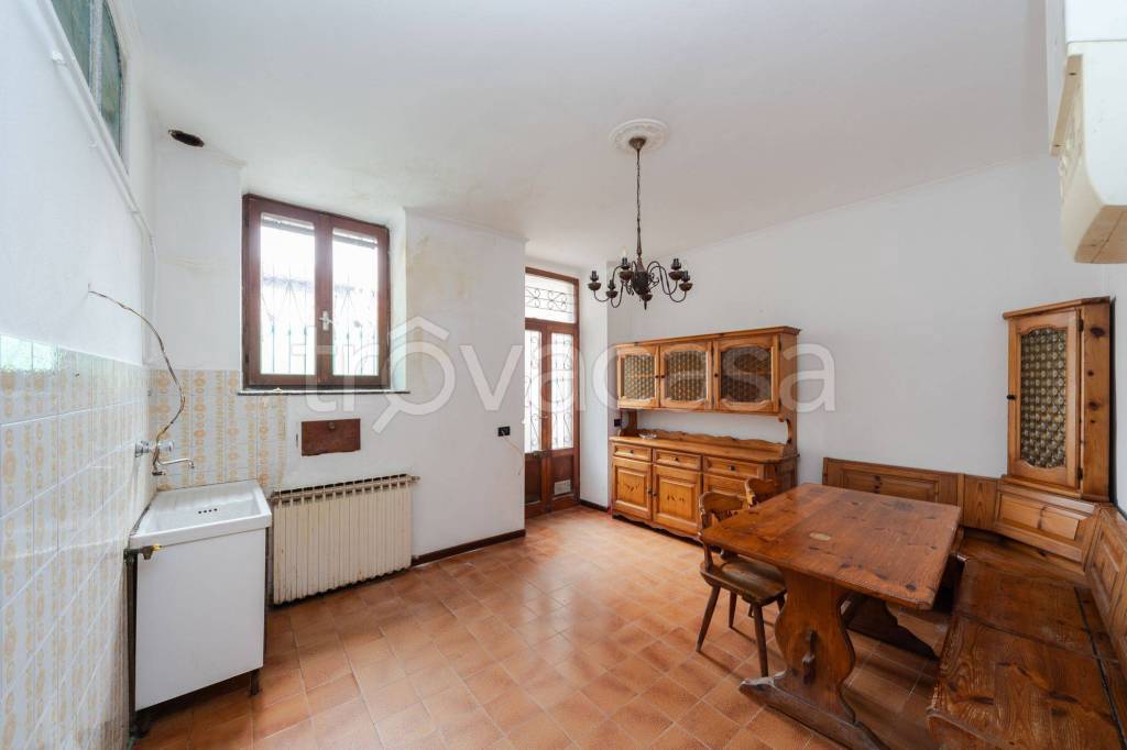 appartamento in vendita ad Asso