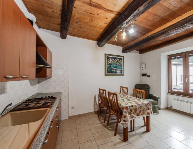 appartamento in vendita ad Asso