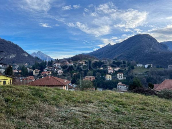 terreno edificabile in vendita ad Asso