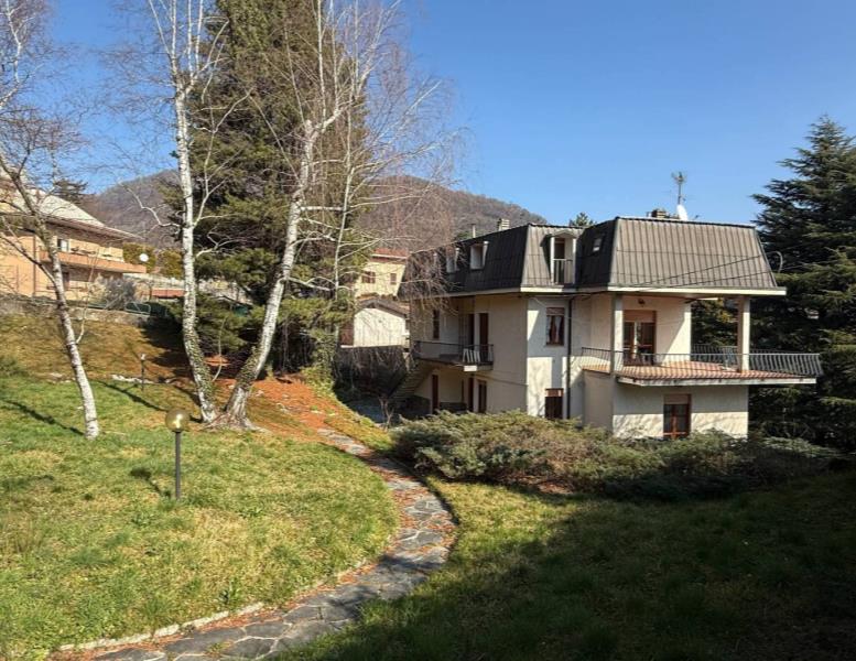 casa indipendente in vendita ad Asso