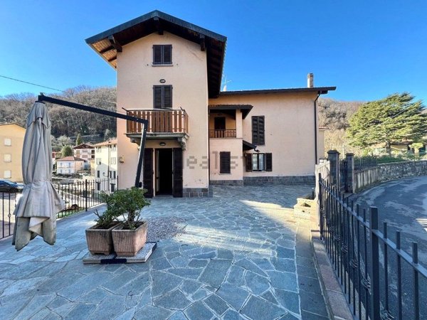 casa indipendente in vendita ad Asso
