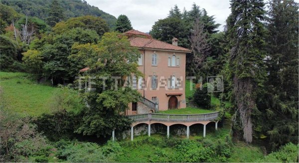 casa indipendente in vendita ad Asso