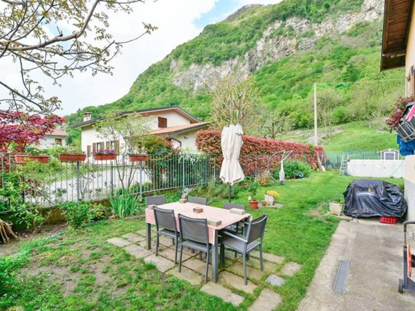 casa indipendente in vendita ad Asso