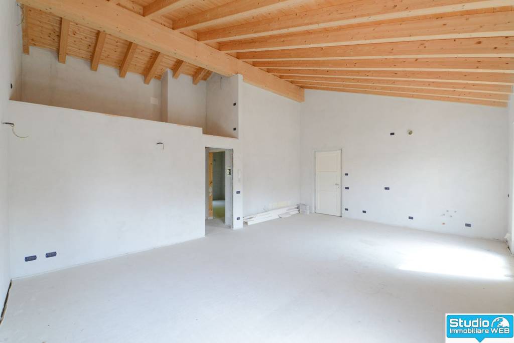 appartamento in vendita ad Asso