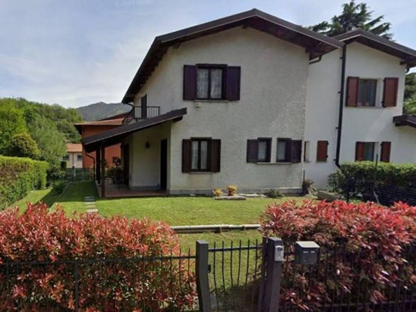 casa indipendente in vendita ad Asso