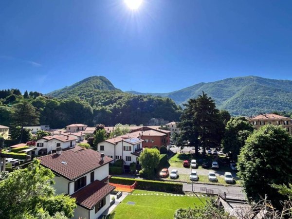 appartamento in vendita ad Asso