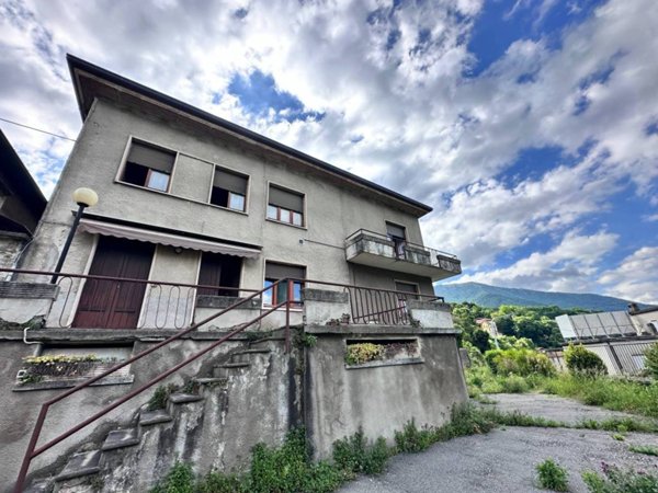 intera palazzina in vendita ad Asso
