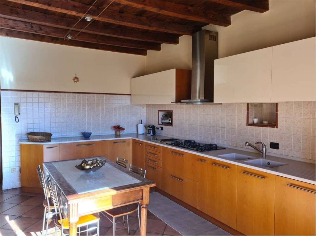 appartamento in vendita ad Asso