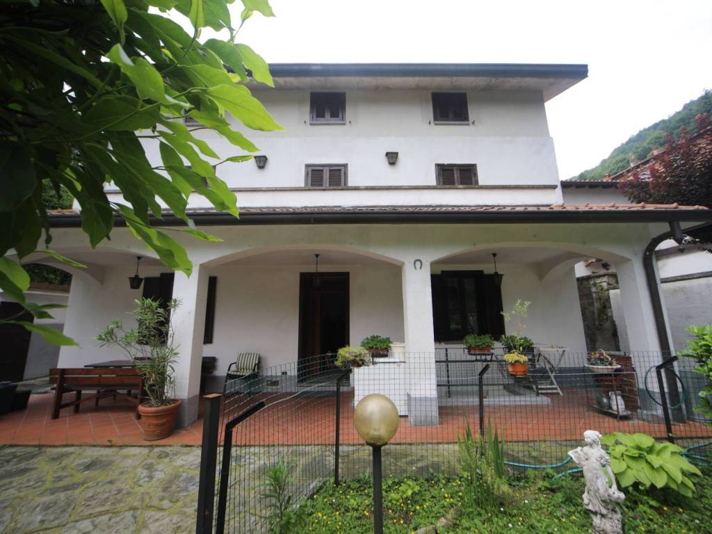 casa indipendente in vendita ad Asso
