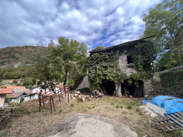 casa indipendente in vendita ad Asso