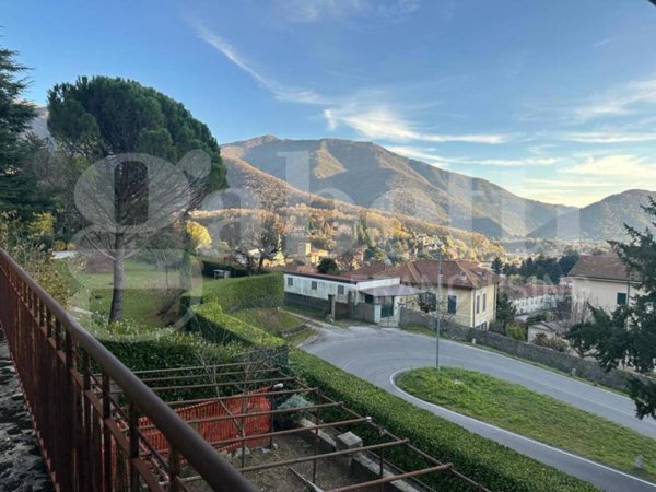 appartamento in vendita ad Asso