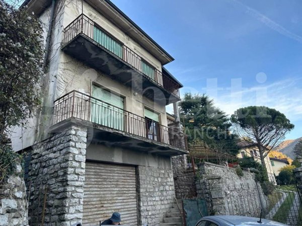 casa indipendente in vendita ad Asso