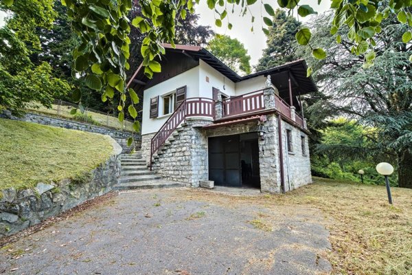 casa indipendente in vendita ad Asso