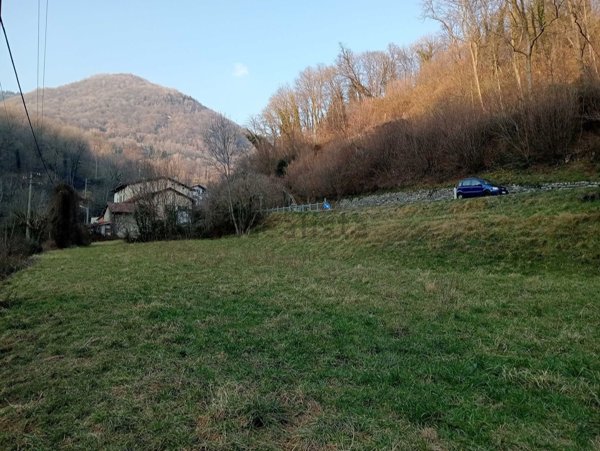 terreno edificabile in vendita ad Asso